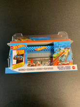Load image into Gallery viewer, HOT WHEELS RACE CASE
