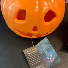 Load image into Gallery viewer, TOTS HALLOWEEN LIGHT UP PUMPKIN
