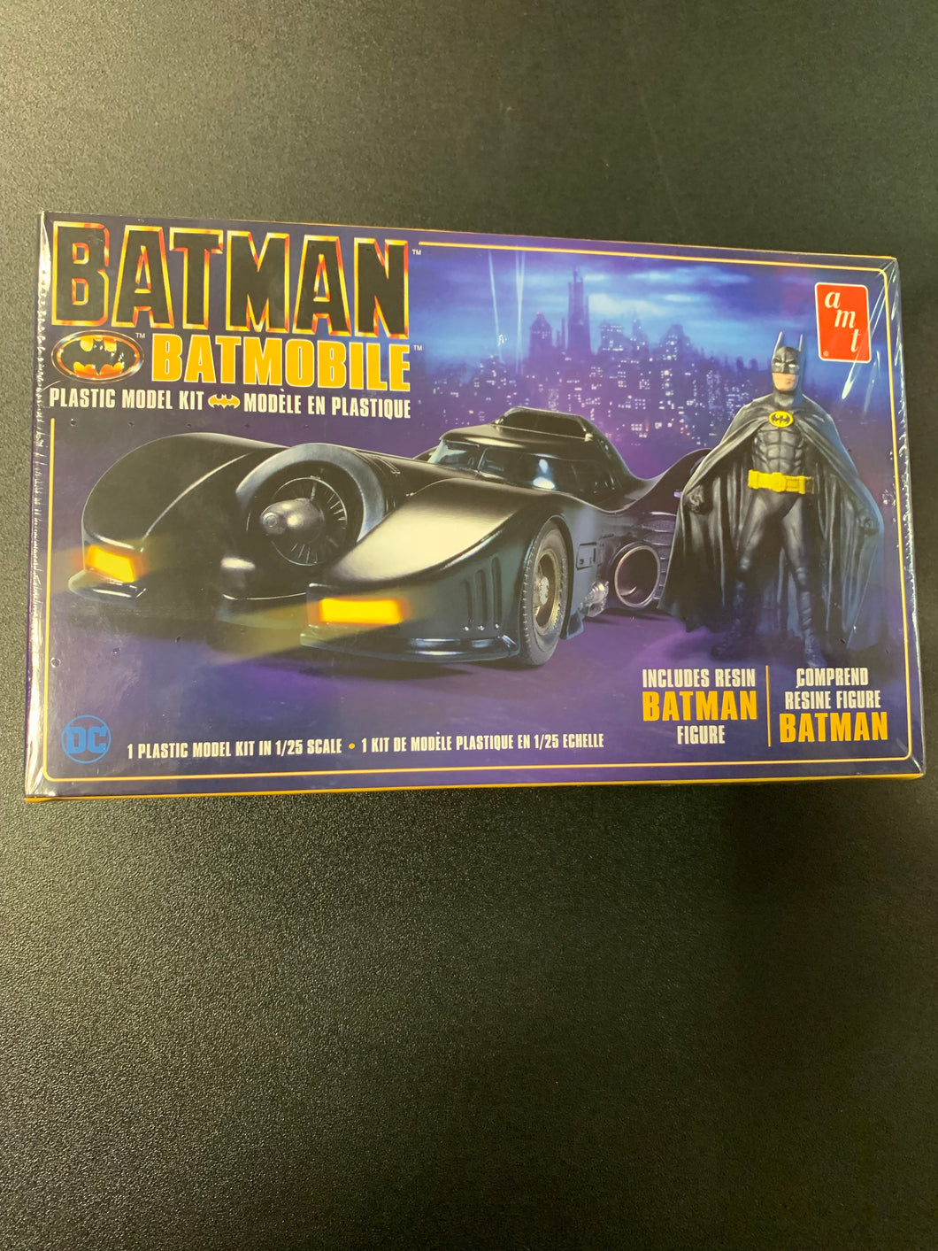 AMT BATMAN BATMOBILE PLASTIC MODEL KIT WITH RESIN BATMAN FIGURE